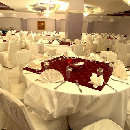 Safeer Plaza Hotel Masqat Buitenkant foto