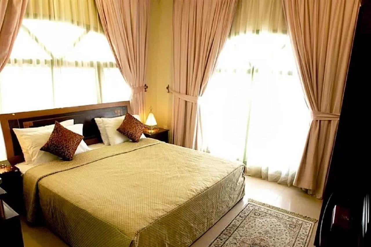Safeer Plaza Hotel Masqat Buitenkant foto