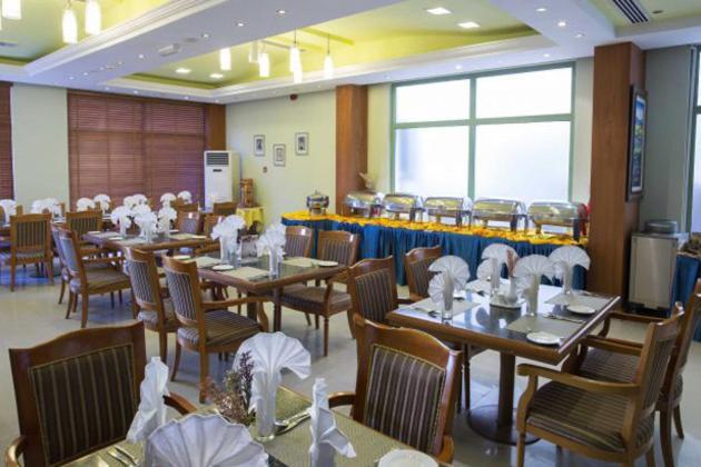 Safeer Plaza Hotel Masqat Buitenkant foto