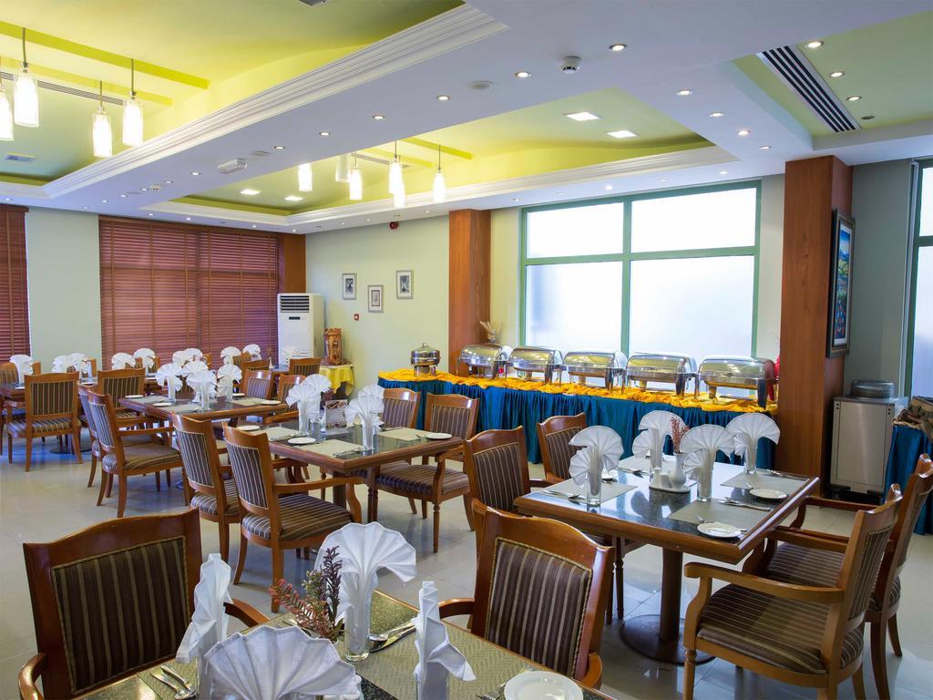 Safeer Plaza Hotel Masqat Buitenkant foto