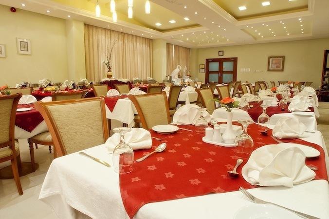 Safeer Plaza Hotel Masqat Buitenkant foto